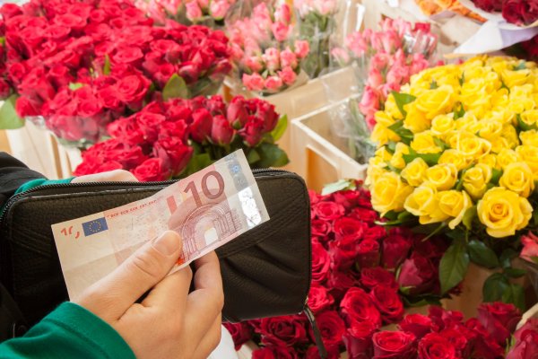 Торговля искусственными цветами