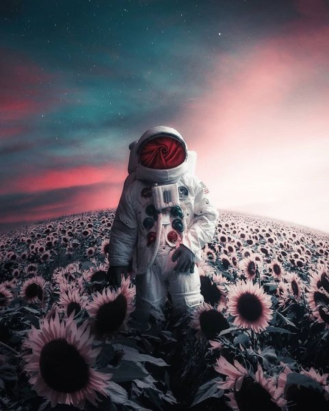 Космонавт с цветами