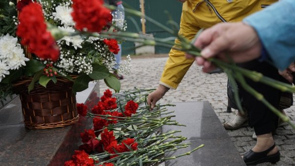 Новосибирск монумент славы могила неизвестного солдата