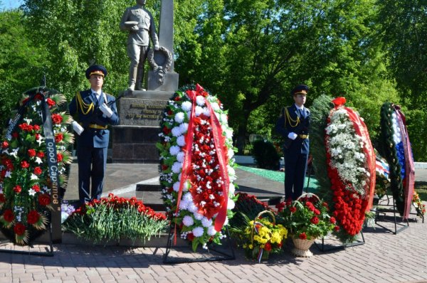 Возложение венков у могилы неизвестного солдата в Москве