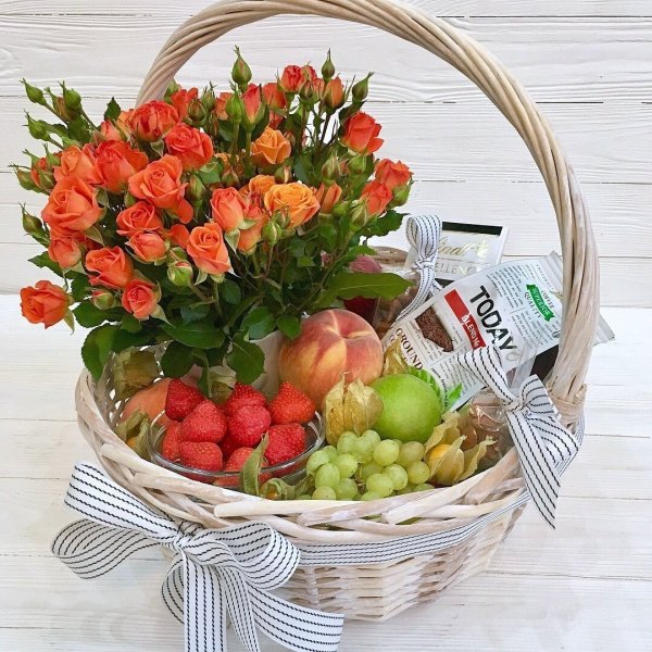 Корзина с фруктами