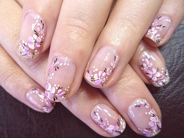 Красивые ногти с цветочками и узорами