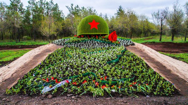 Мемориал Солдатская каска Оренбург