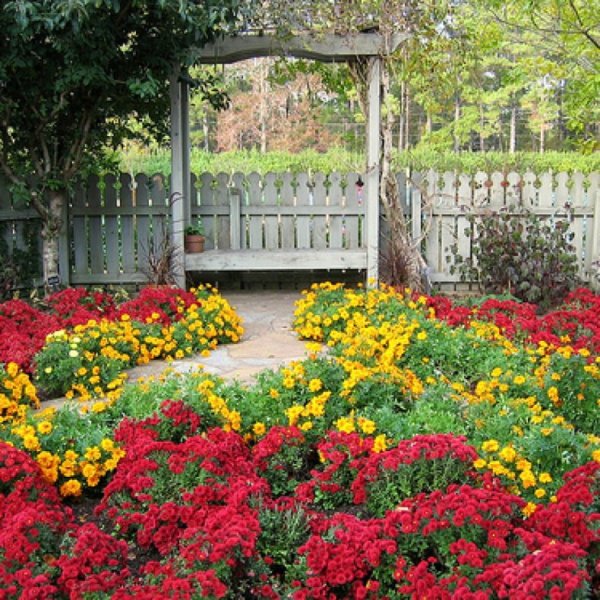 Устройство клумб и цветников в саду - оформление палисадника цветниками и клумбами - Green Garden