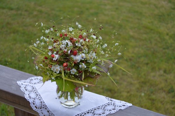 Букетик лесных цветов