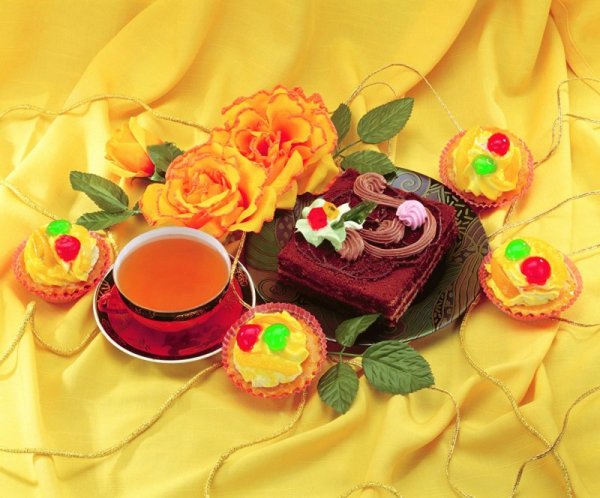 Чай и пирожное