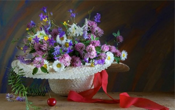 Корзина полевых цветов