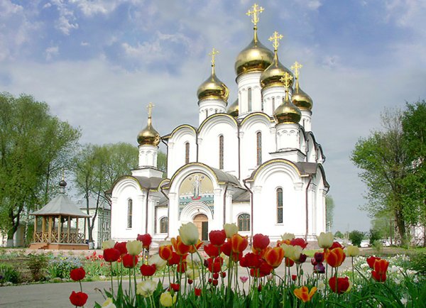 Цветы в Дивеевском монастыре