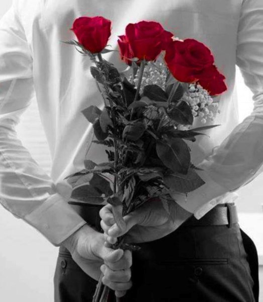 Букет сирени в руках