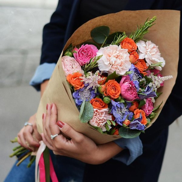 Букет цветов с надписью