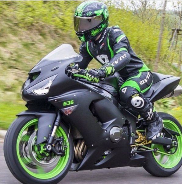 Мотоцикл Кавасаки ниндзя фиолетовый