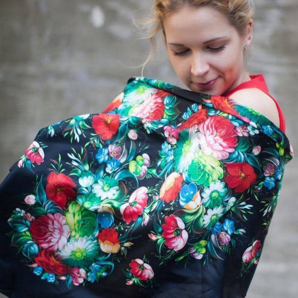 Цветочная сказка платок Павлопосадский