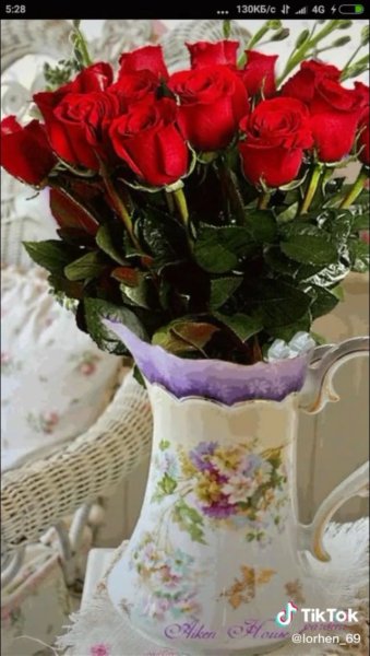 Утренний натюрморт с цветами