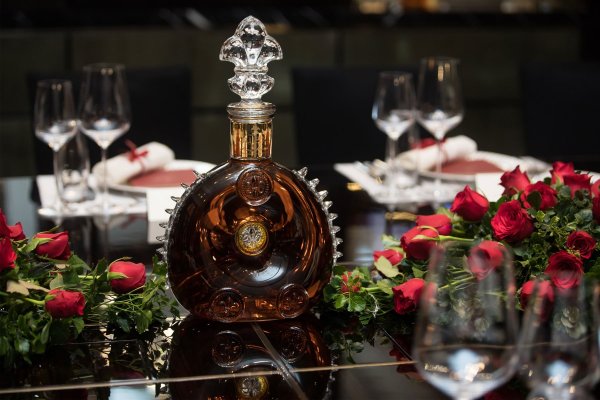 Коньяк с цветами