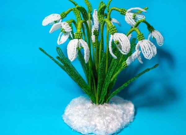 Подснежники из ниток