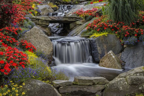 Поляна с водопадом