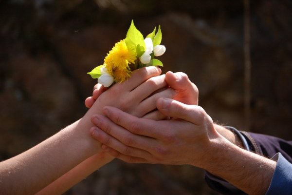 Красивые часы цветы