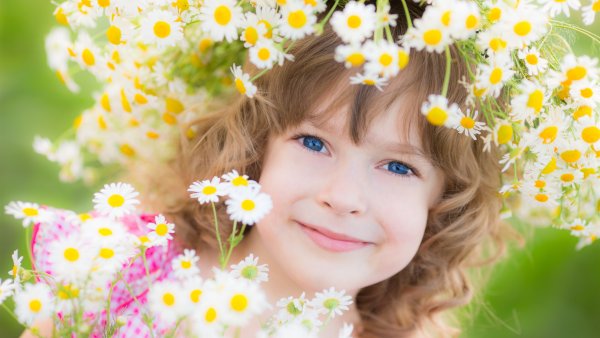 Девочка с цветами