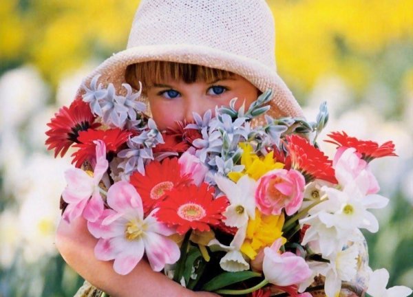 Мальчик с ландышами