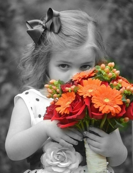 Открытка "девочка с цветами"