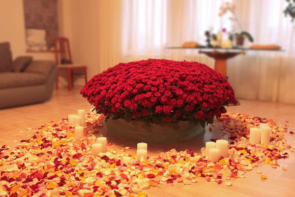 Шикарные цветы и конфеты