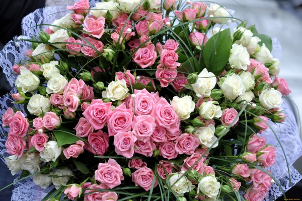 Романтические букеты цветов