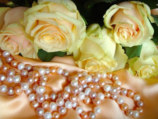 Цветы и жемчуг
