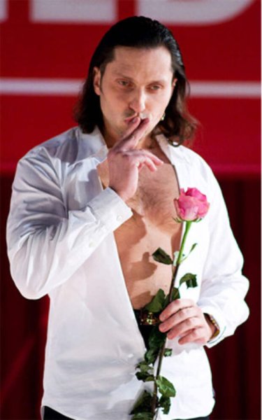 Толстый рыжий мужик с бородой