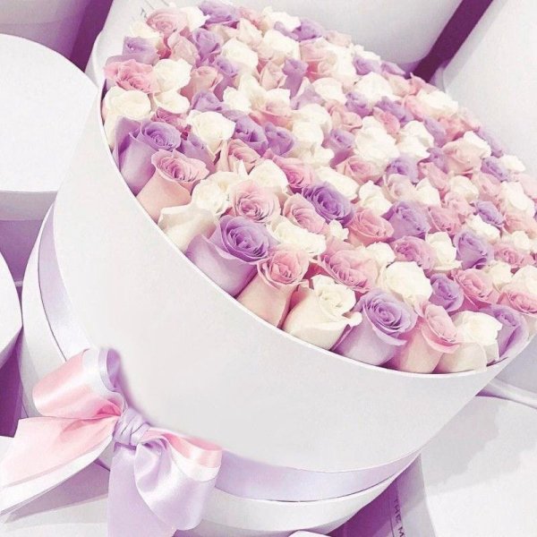 Нежные цветы в коробке