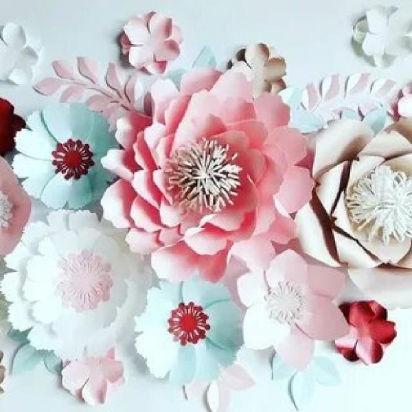 Композиции из бумажных цветов