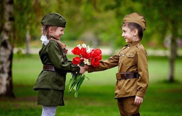 День Победы девочка с цветами