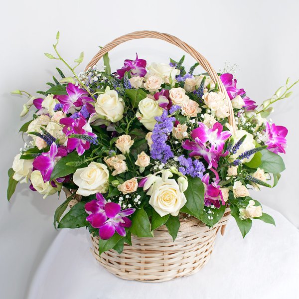 Корзина с орхидеями Дендробиум