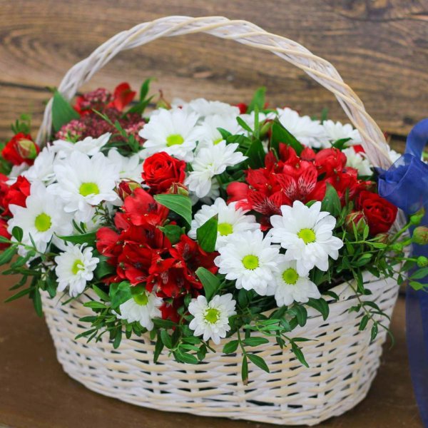Корзина цветов красивая шикарная