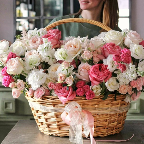 Корзина с цветами