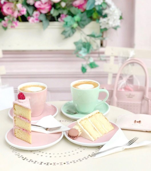 Чаепитие в розовых тонах