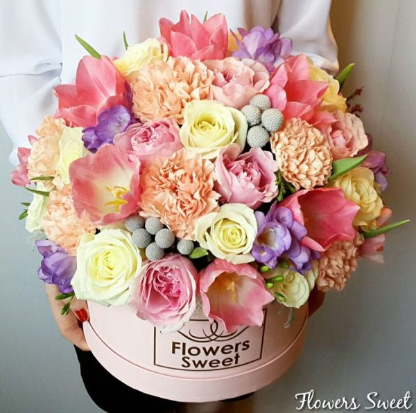 С днём рождения модный букет