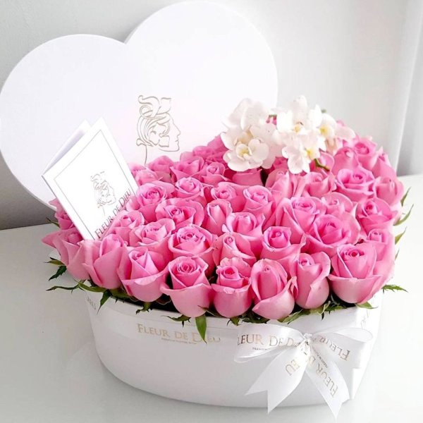 Шикарные цветы в коробках