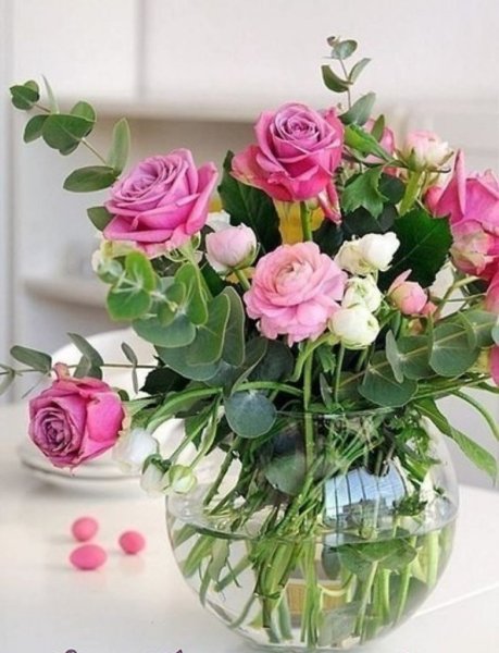 Красивый букет в чашке