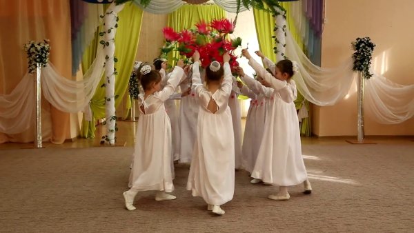 Танцующие цветы рисунок