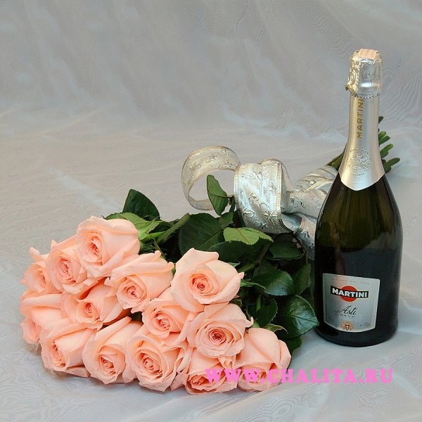 Натюрморты с шампанским и цветами