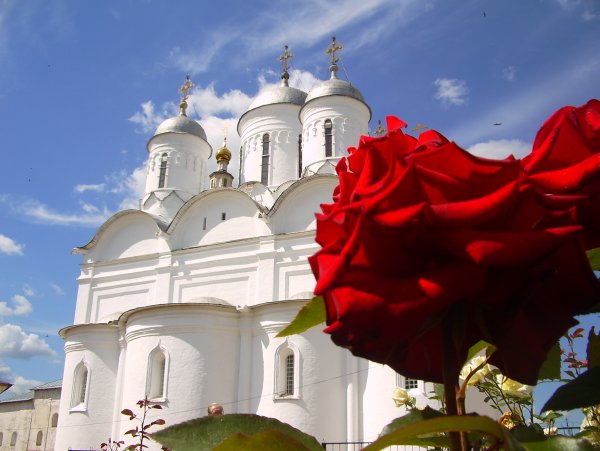 Православные храмы в цветах