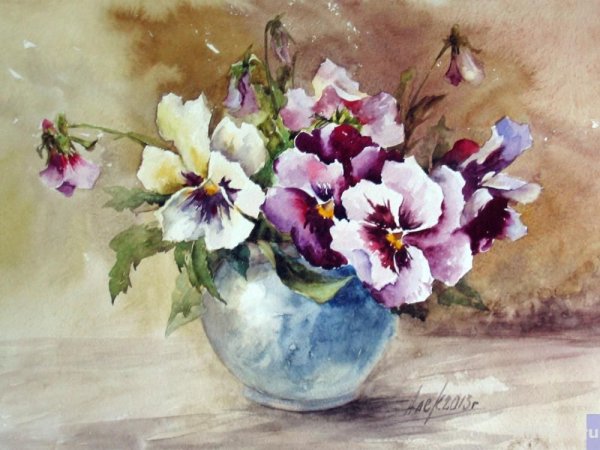 Цветы в прозрачной вазе акварелью