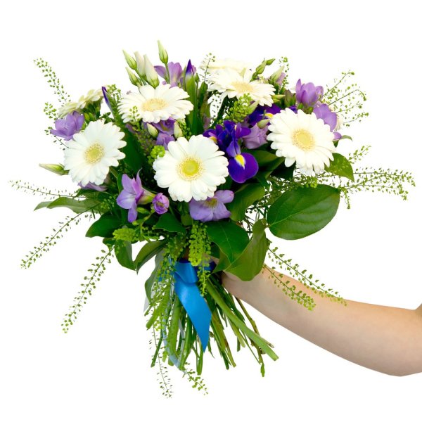 Букет белых гербер, танацетума, лизиантуса