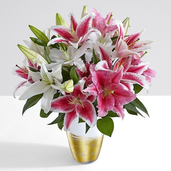 Шикарный букет лилий