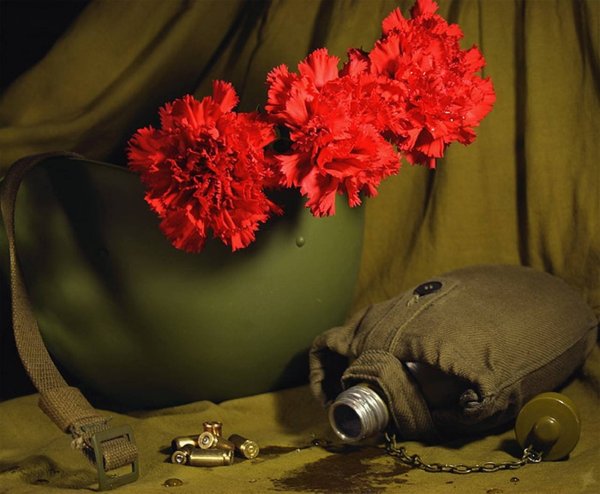 Натюрморт на военную тематику