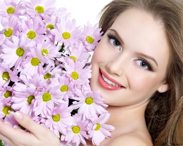 Девушка с цветами