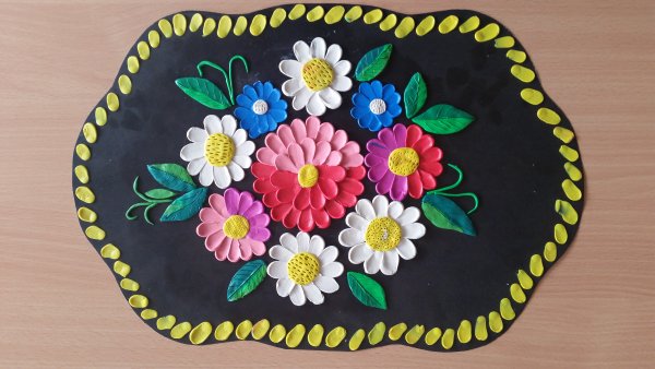 Цветы из пластилина на картоне