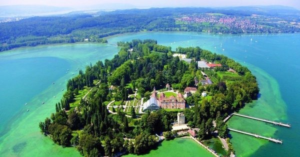 Остров цветов в Германии Майнау