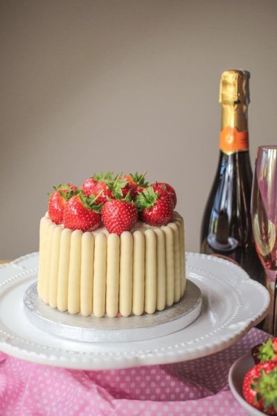 Цветы и шампанское