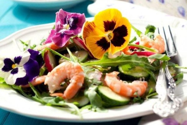 Украшение блюд съедобными цветами
